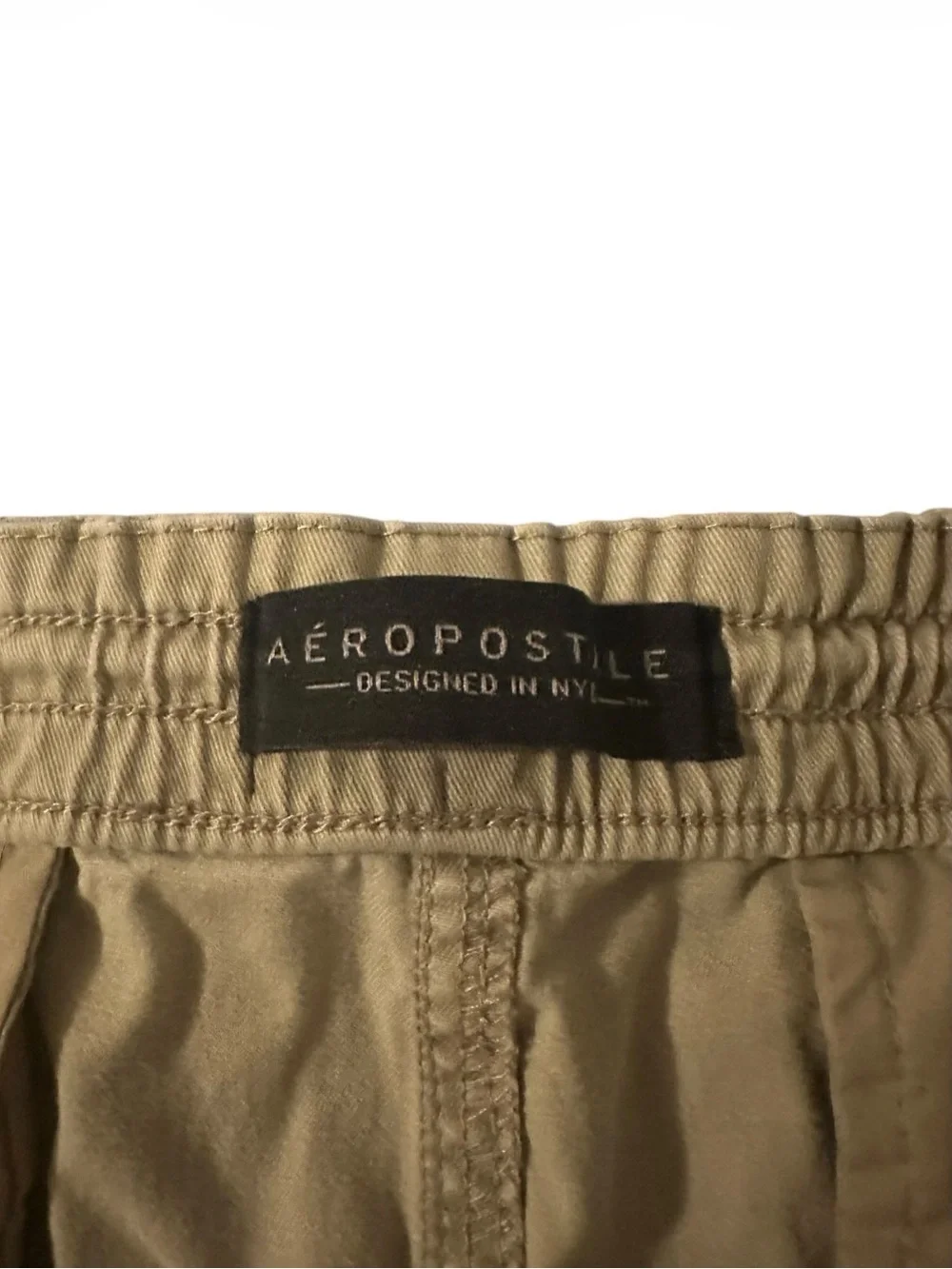 Aeropostale tan khaki drawstring elastic waist shorts men’s size medium